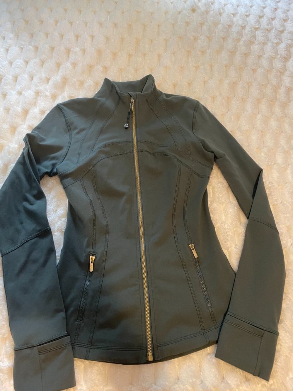 Lululemon define jacket size 4 - Picture 4 of 5
